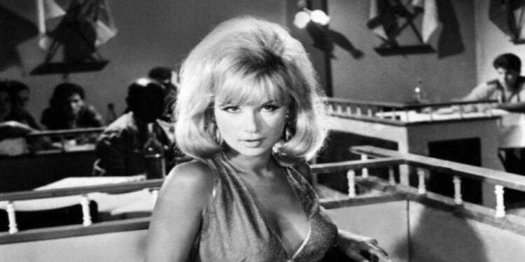 Αλίκη Βουγιουκλάκη – Το διαχρονικό της άρωμα κυκλοφορεί ακόμα και σήμερα