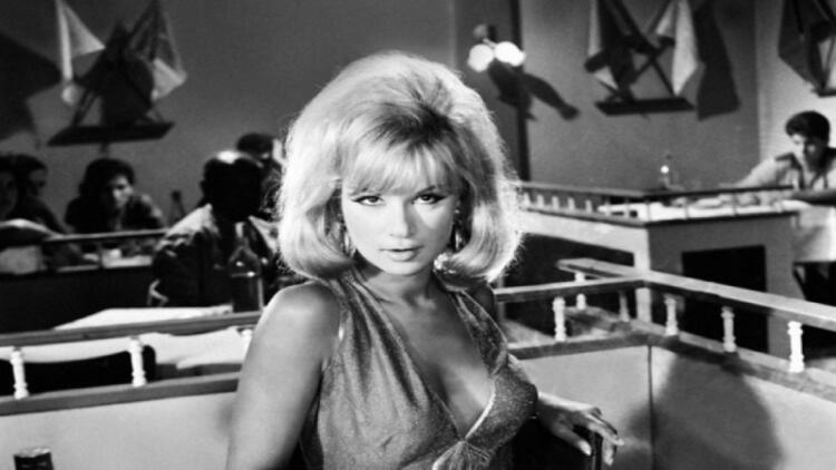 Αλίκη Βουγιουκλάκη – Το διαχρονικό της άρωμα κυκλοφορεί ακόμα και σήμερα