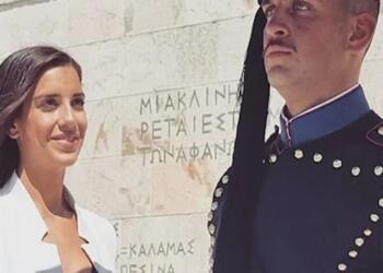 Αδελφή του Εύζωνα, όταν τον αντικρίζει: «Πρώτη φορά από μικρά παιδιά, αντί να με κάνεις να γελάω….δακρύζω»