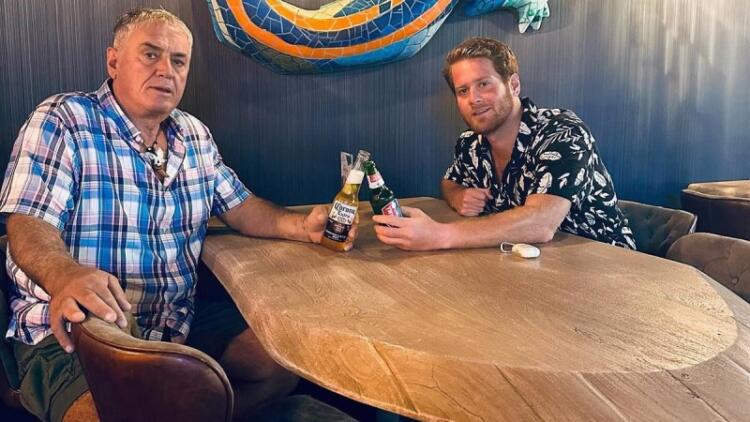 Survivor 2024: Στην αγκαλιά του ναυαγού πατέρα του ο Τζέιμς – «Ενώ βούλιαζε το πλοίο του…» (photo)