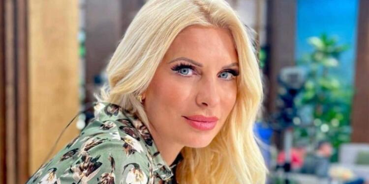 Στην τελική ευθεία για την μεγάλη απόφαση η Ελένη Μενεγάκη – Σούσουρο στους διαδρόμους με το νέο επαγγελματικό βήμα