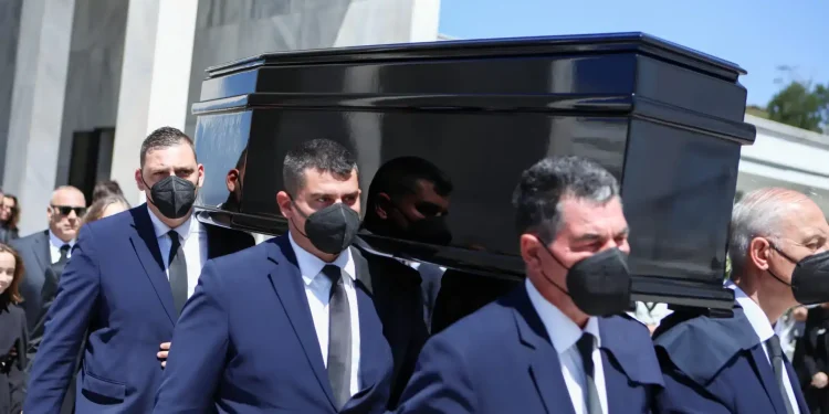 Xαμός σε κηδεία στην Πάτρα – Φώναξαν την αστυνομία