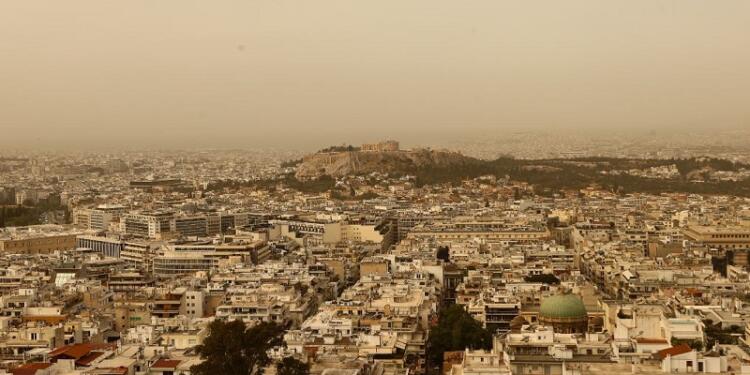 Καιρός σήμερα 18/05: «Πνίγουν» τη μισή χώρα αφρικανική σκόνη και ζέστη – Πόσο θα παραμείνει η… Σαχάρα και πότε «σπάει»