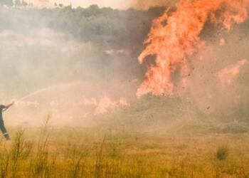 Κάηκε ολοσχερώς ο ναός της Θεοτόκου στην Απιδούλα – Έλιωσαν μέχρι και τα μανουάλια