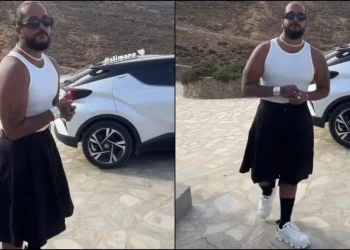 Slimane: Στην Μύκονο με φούστα ο Γάλλος τραγουδιστής που αγαπήθηκε από όλη την Ελλάδα