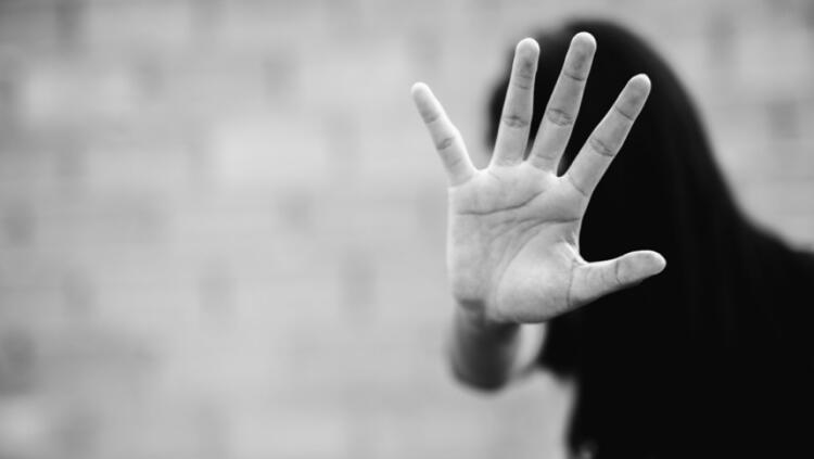 Αυτός είναι ο δημοσιογράφος της ΕΡΤ που κατηγορείται για κακοποίηση της συντρόφου του