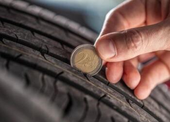 Έτσι θα γλιτώσεις πολλά λεφτά στο βενζινάδικο: Κάνε το κόλπο με το κέρμα και θα “σώσεις” την τσέπη σου