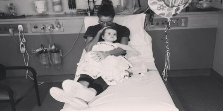 «Ξαφνικά η 11 μηνών κόρη μας σταμάτησε να αναπνέει»: Μια μαμά που έζησε τον εφιάλτη, προειδοποιεί