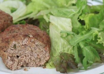 Ούτε ψωμί , ούτε ρύζι: Έτσι γίνονται τα πιο νόστιμα μπιφτέκια