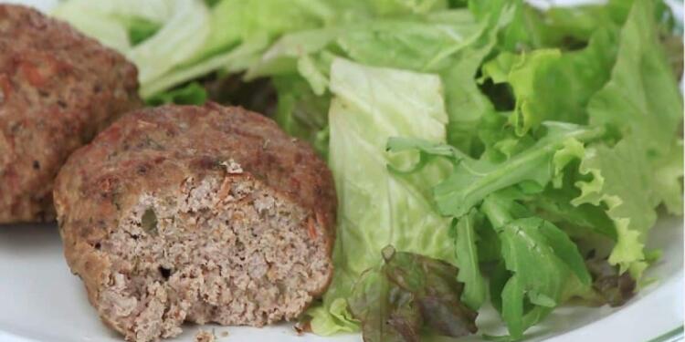 Ούτε ψωμί , ούτε ρύζι: Έτσι γίνονται τα πιο νόστιμα μπιφτέκια