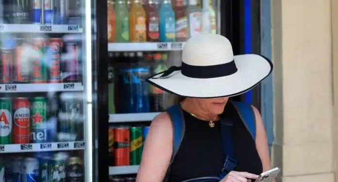 Δυσάρεστα νέα για νερά, χυμούς, μπύρες και αναψυκτικά στην Ελλάδα από 1η Ιουλίου