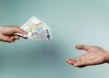 Τεράστια ανάσα: Επίδομα 400 ευρώ προς όλους!