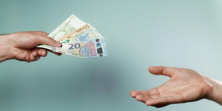 Τεράστια ανάσα: Επίδομα 400 ευρώ προς όλους!