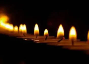 Τραγωδία Σοκ 32χρονη έσβησε την ώρα της κηδείας της μητέρας της