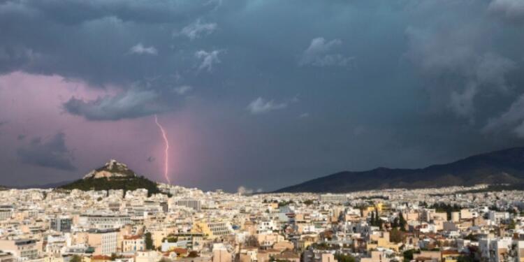 Έκτακτο δελτίο επιδείνωσης του καιρού: Έρχονται βροχές και καταιγίδες