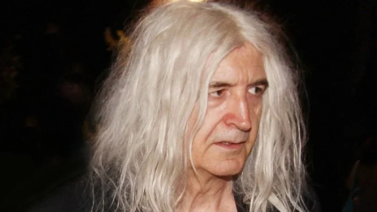 Nίκος Καρβέλας σε νέο βίντεο: «Είμαι από τους μεγαλύτερους οπαδούς της χριστιανικής θρησκείας»