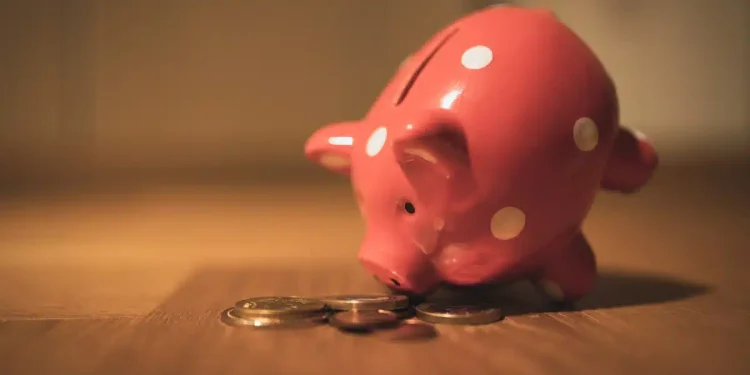 Με τον σύντροφό μου είμαστε 2 χρόνια μαζί και δεν βάζει το χέρι στην τσέπη. Είναι τσιγγούνης, τι να κάνω;