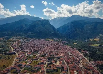 Έψαχναν «αγνοούμενο» στον Όλυμπο και βρέθηκε να πίνει καφέ στην πλατεία Λιτοχώρου