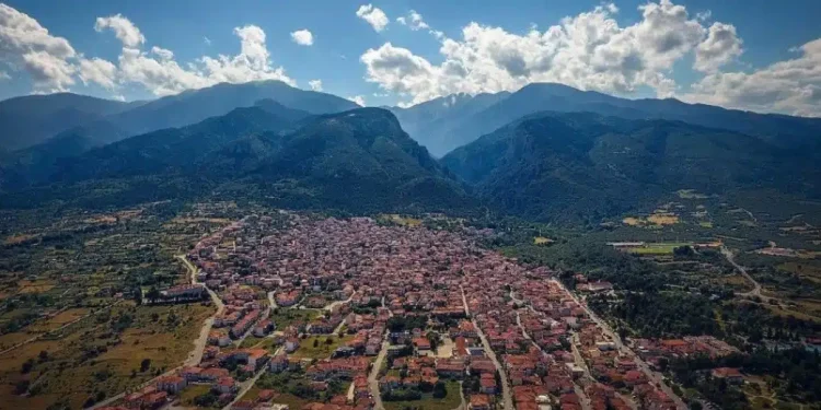 Έψαχναν «αγνοούμενο» στον Όλυμπο και βρέθηκε να πίνει καφέ στην πλατεία Λιτοχώρου