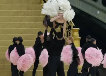 Ολυμπιακοί Αγώνες 2024: Το Twitter τρολάρει την Τελετή Έναρξης – «Καρναβάλι του Μοσχάτου», «σκηνοθεσία Δαλιανίδη»