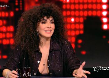 Σάστισαν όλοι βλέποντας την 50άρα Μαρία Σολωμού με μαγιό: «Είναι 25 και μας κοροϊδεύει» (photos)