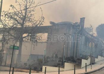 Φωτιά στην Αττική: Κάηκε το κλειστό γυμναστήριο Νέας Πεντέλης – Στις φλόγες και ο παιδικός σταθμός