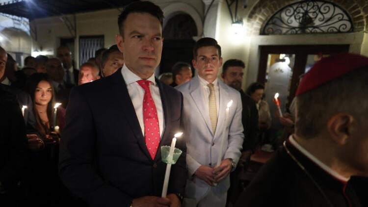 Απρόοπτα στον γάμο Στέφανου Κασσελάκη και Τάιλερ Μακμπέθ: Ο ισχυρός σεισμός διέκοψε τη γαμήλια τελετή