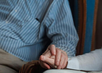 Οικογενειακή τραγωδία: Ζευγάρι «έσβησε» με λίγες ώρες διαφορά – Το παράξενο παιχνίδι της μοίρας