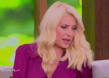 «Ερείπιο» η Ελένη Μενεγάκη: «Ήμουν 3 μηνών, δεν προχώρησε η εγκυμοσύνη…»