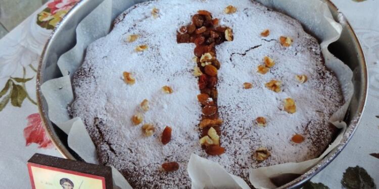 Η συνταγή για αυθεντική μοναστηριακή φανουρόπιτα: Τα 9 υλικά & η ευχή που πρέπει να λέτε