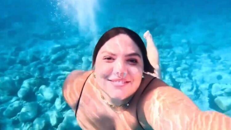 Γοργόνα στο νερό: Μας πήρε τα μυαλά το μακρoβούτι της Δανάης Μπάρκα στη θάλασσα