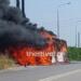 Σοκ στη Θεσσαλονίκη: Στις φλόγες τυλίχθηκε εν κινήσει λεωφορείο των ΚΤΕΛ (video)