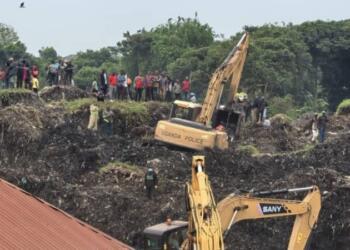 Τραγωδία: Βουνά από σκουπίδια υποχώρησαν μετά από βροχή – Τουλάχιστον 25 άνθρωποι θάφτηκαν ζωντανοί (video)