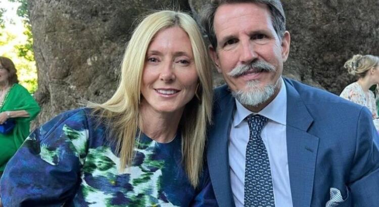 Στην Αμοργό για διακοπές o Παύλος και η Μαρί Σαντάλ με τα πέντε παιδιά τους