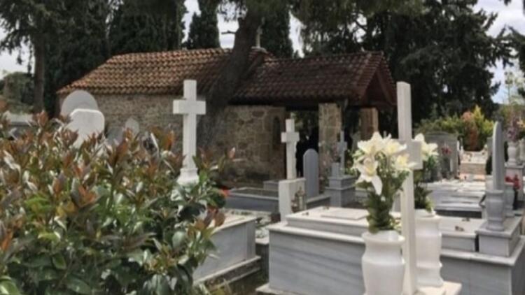 Τοποθέτησαν φούρνο μικροκυμάτων πάνω σε τάφο: Η εξήγηση που δόθηκε θα σας αφήσει κουφούς