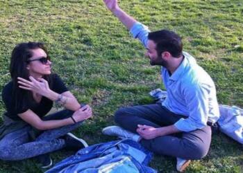 «Με τον σύντροφό μου είμαστε δυο χρόνια μαζί και δεν βάζει το χέρι στην τσέπη. Είναι σπαγγοραμμένος, τι να κάνω;»