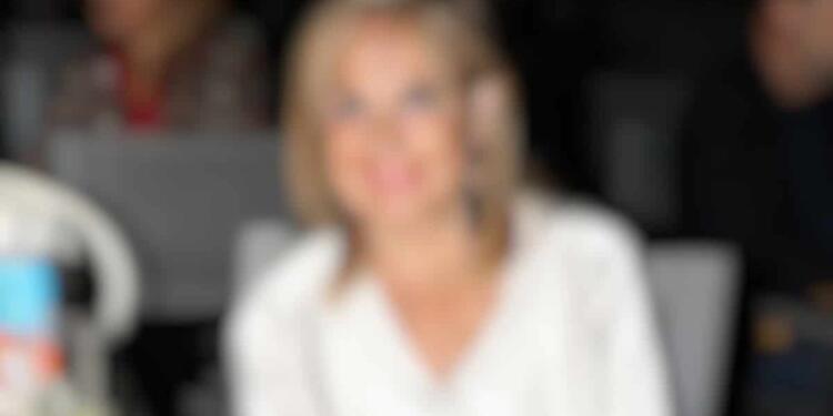 Πασίγνωστη Ελληνίδα παραδέχεται: «Κουβαλούσα φρούτα στην Αθήνα και μετά παντρεύτηκα έναν από τους πιο πλούσιους Έλληνες»