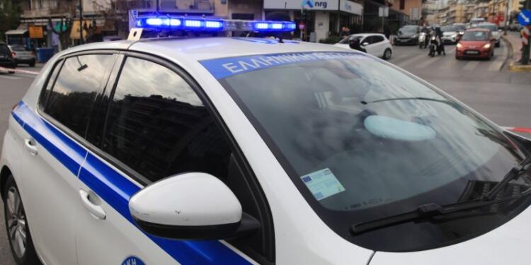 Φρίκη στο Κερατσίνι: Χειροπέδες σε υπάλληλο περιπτέρου για βιασμό 10χρονου κοριτσιού (video)