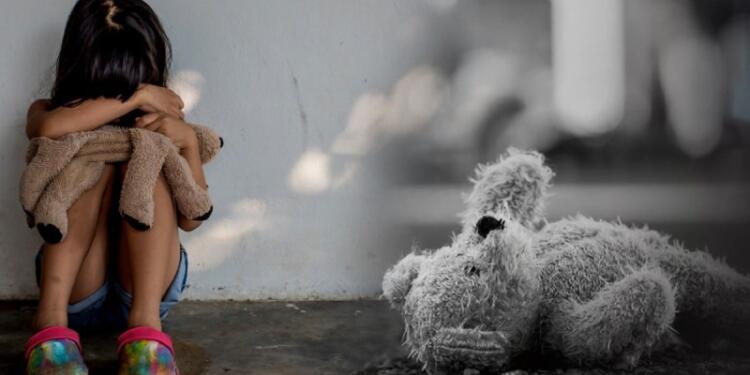 «Σκέφτηκα να σκοτώσω τον πατέρα μου όταν έμαθα ότι ασελγούσε στα παιδιά μου» – Σοκάρει η κόρη του 74χρονου δράστη στην Κρήτη