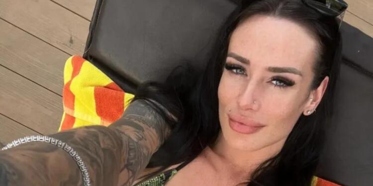 Σοκαριστική εξομολόγηση: «Είμαι συνοδός πολυτελείας και μου δίνουν 1.300 ευρώ μόνο για να συζητήσουν μαζί μου»