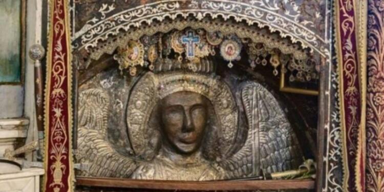 Μέγα θαύμα από τον Ταξιάρχη Μανταμάδου: «Άνοιξαν τα κατάμαυρα σύννεφα και το αεροδρόμιο…»