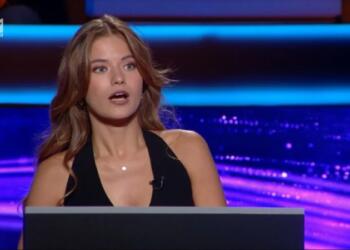 «Παραμιλούν» όλοι με πανέμορφη παίκτρια στον Εκατομμυριούχο – Άφωνος ο Αρναούτογλου!