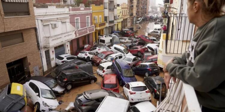 Παγκόσμιο σοκ από τις πλημμύρες στην Ισπανία: Πάνω από 60 οι νεκροί, παιδιά ανάμεσά τους – Μεγάλος αριθμών αγνοουμένων (photos+videos)