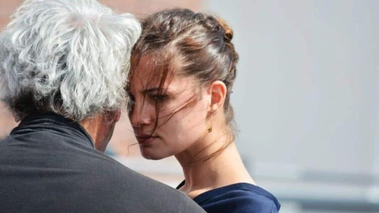 Αληθινή ιστορία: Παντρεύτηκα τον πατέρα της φίλης μου και τώρα δεν μας μιλάει»