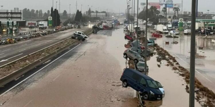 Τι είναι το σπάνιο φαινόμενο «ψυχρό σταγονίδιο» που βύθισε τη Βαλένθια κάτω από τη λάσπη και το νερό