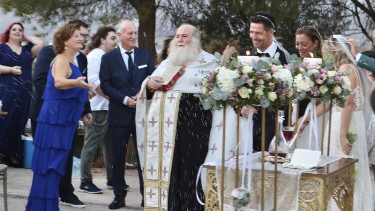 Γαμπρός ο Απόστολος Ρουβάς, βάπτισε και το γιο του με την Φανή Γιαβρίδου: Στο πλευρό τους ο Σάκης και πλειάδα επωνύμων (photos)