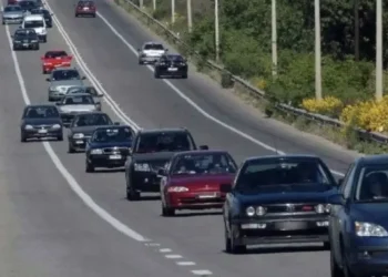 «Κλείδωσε»: Χαράτσι στα παλιά αυτοκίνητα και «τσιμπημένα» τέλη κυκλοφορίας