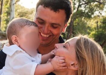 Τζένη Μπαλατσινού – Βασίλης Κικίλιας: Ο 4χρονος γιος τους φτιάχνει μπισκότα για τα Χριστούγεννα