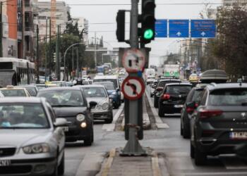 «Σόκ» για χιλιάδες οδηγούς: Ανακοινώθηκαν οι τιμές στα τέλη κυκλοφορίας: Τι θα πληρώσουμε ανά κυβικά