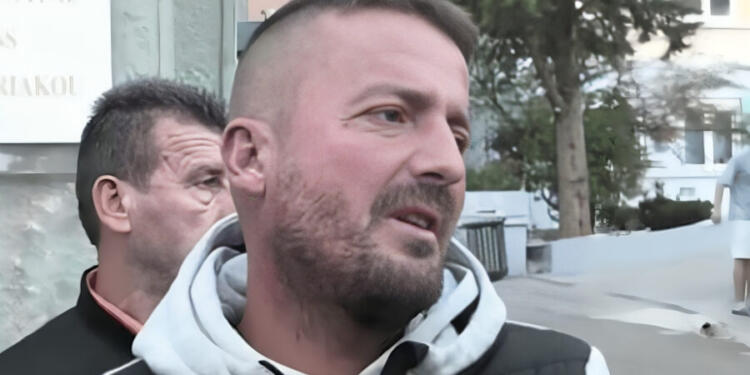 Ραγίζει καρδιές ο πατέρας του παιδιού με το πατίνι που παρασύρθηκε από αυτοκίνητο: «Μόνος μου τον μεγαλώνω, έχει χάσει τη μανούλα του»